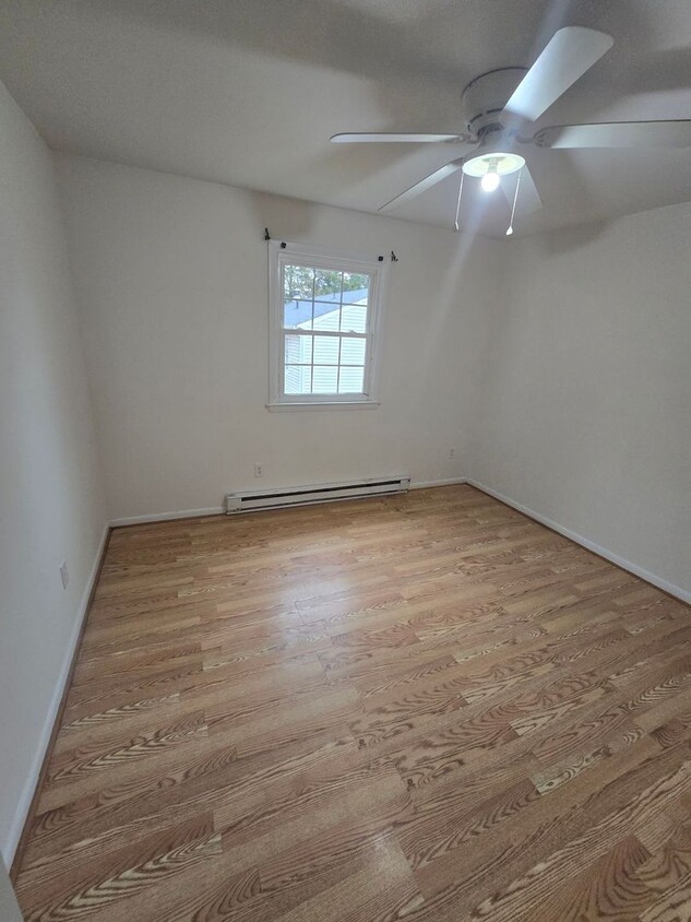 Building Photo - 2 bedroom duplex in Hopewell