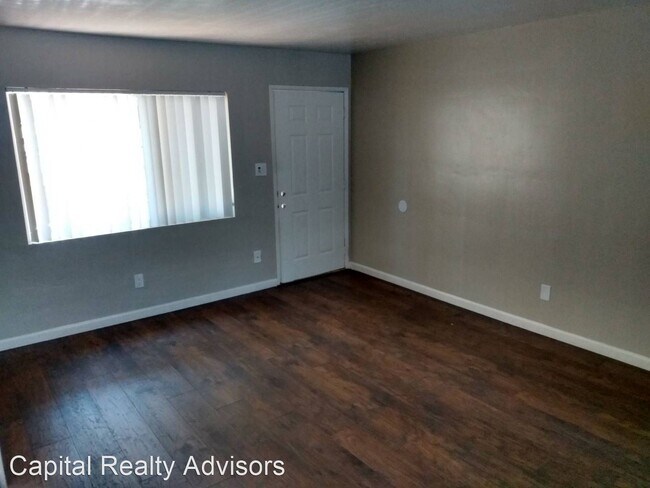 Building Photo - 4406 Menlo Ave