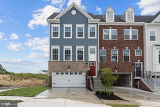 Building Photo - 7754 Meander Ct S