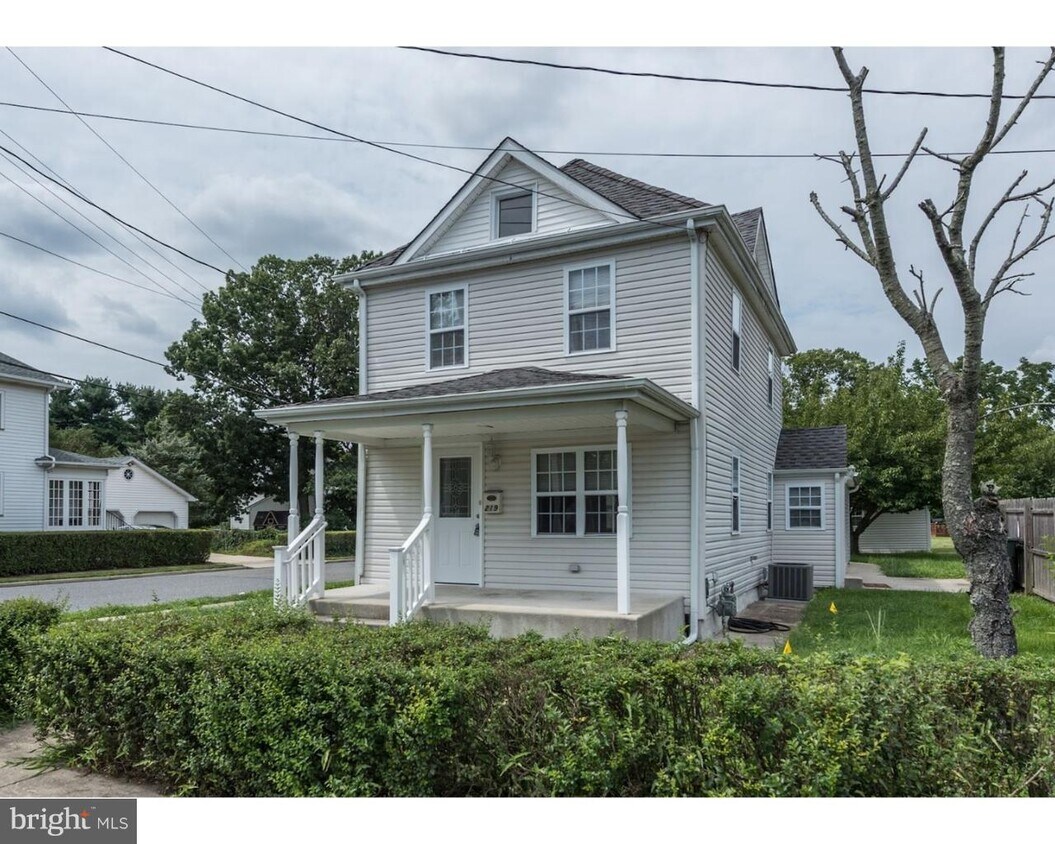 Primary Photo - 219 Ellis St