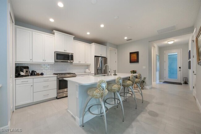 Building Photo - 2401 Ariane Dr