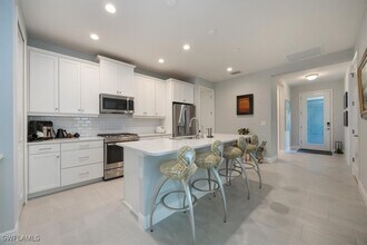Building Photo - 2401 Ariane Dr