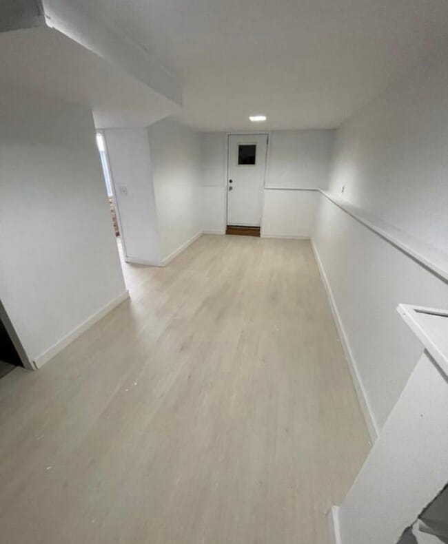 Building Photo - 100 Talisman Ct