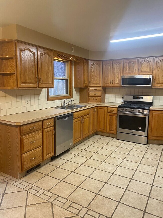 Foto del edificio - 296 E Howard St