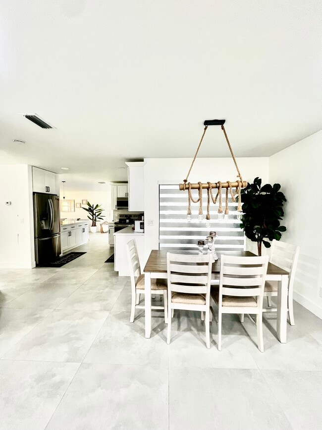 Foto del edificio - 231 SE 45th Terrace