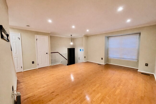 Building Photo - 7877 Wintercress Ln