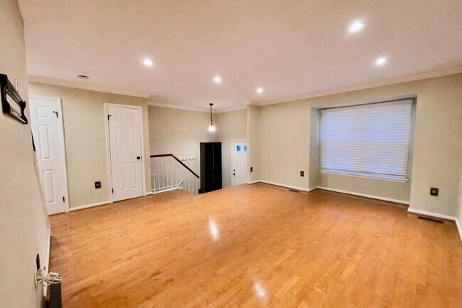 Foto del edificio - 7877 Wintercress Ln