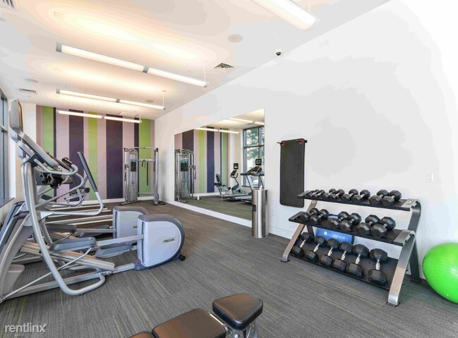 Foto del edificio - 1 br, 1 bath Apartment - 415 D St Unit 100