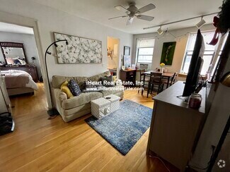 Building Photo - 13 Thacher St