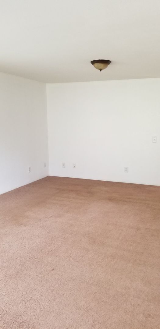 Foto del edificio - 3 bed/2 bath