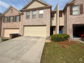 Building Photo - 2722 Haynescrest Dr