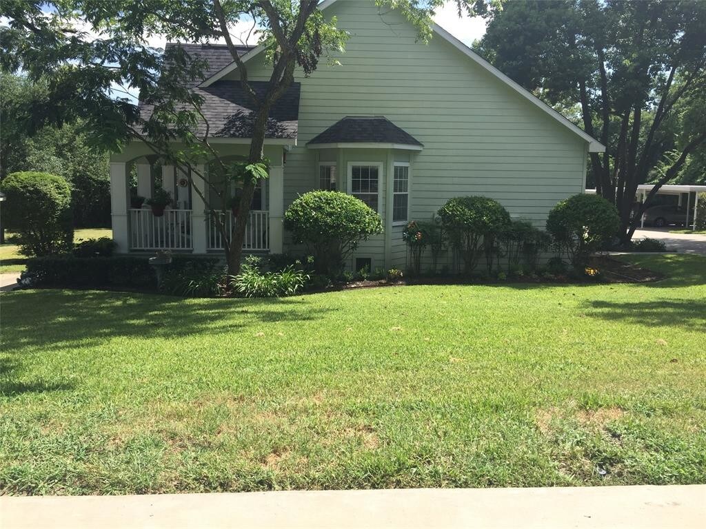 201 E Luhn St Unit 5, Bellville, TX 77418 Condo for Rent in Bellville, TX