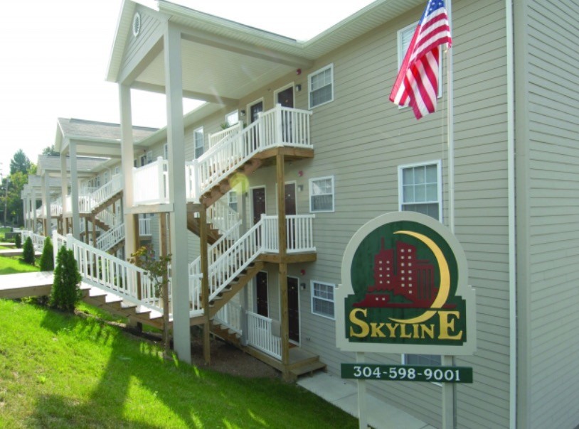 Primary Photo - Skyline Apartments