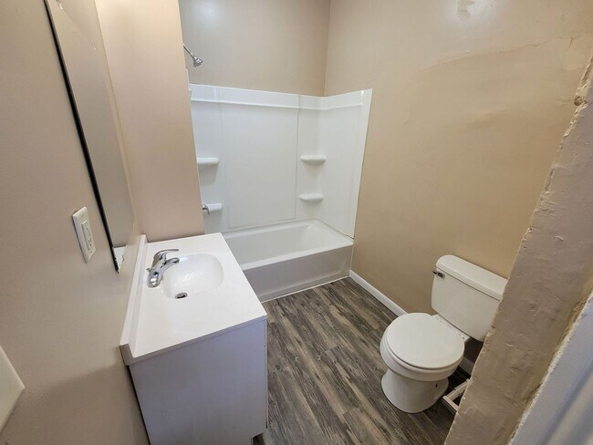 Foto del edificio - 140 Webster 3BR/1BA (Hamilton)