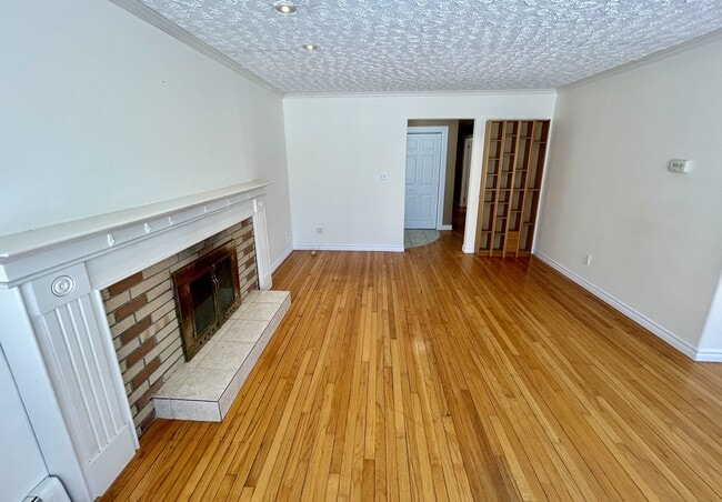 Building Photo - 15 Hennebury Pl