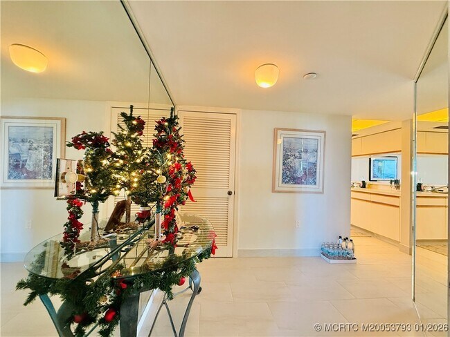 Foto del edificio - 8800 S Ocean Dr