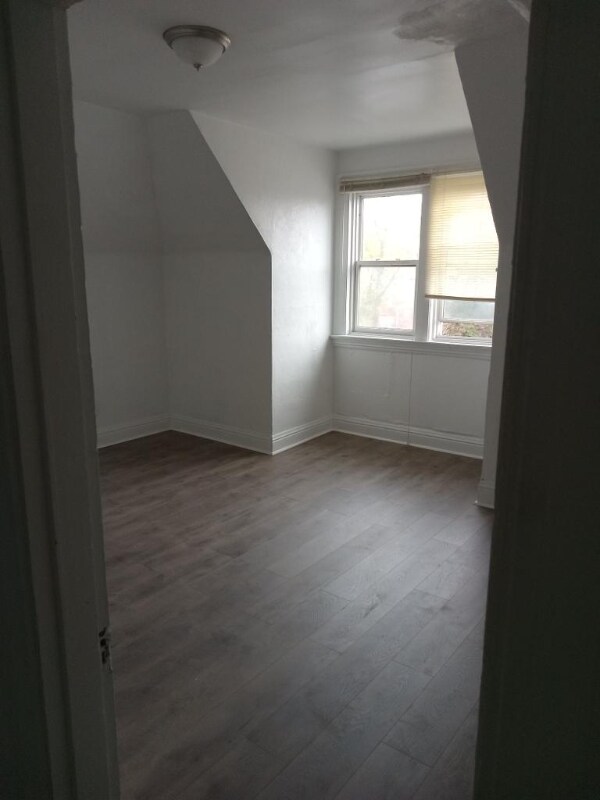 1139 5th Ave Unit 5, East McKeesport, PA 15035 Room for Rent in East