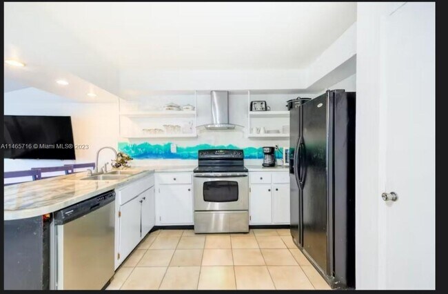 Foto del edificio - 1682 NE 56th Ct