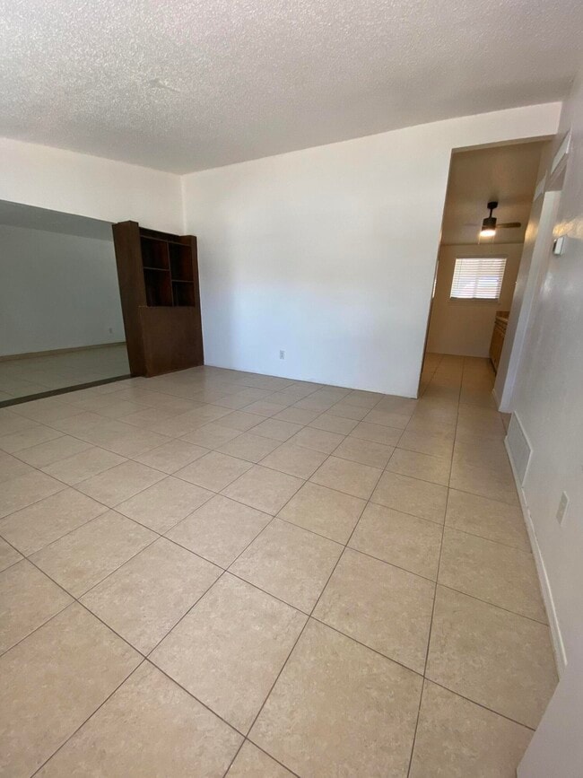 Building Photo - 10457 Omega Cir