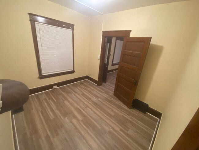 Foto del edificio - 11211 Parkview Ave