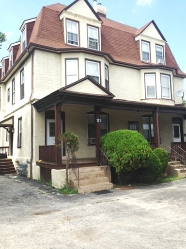 Primary Photo - 4-8 Owen Ave