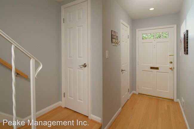 Building Photo - 3 br, 2.5 bath House - 1528 Westmoreland St.