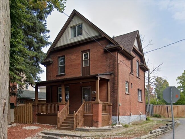 Building Photo - Historic Charm. Urban Convenience. Welcome to 84 Ahrens.