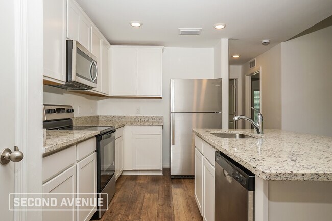 Foto del edificio - 4066 Chamrade Rd