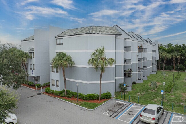 Alternar - Presidential Golfview