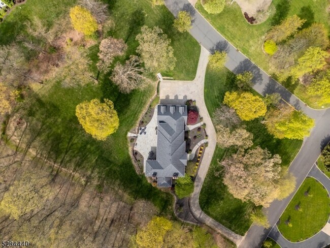 Building Photo - 10 Sentry Ct