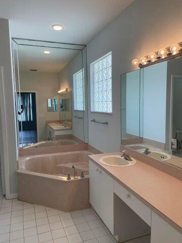Building Photo - 12077 Pointe Cir
