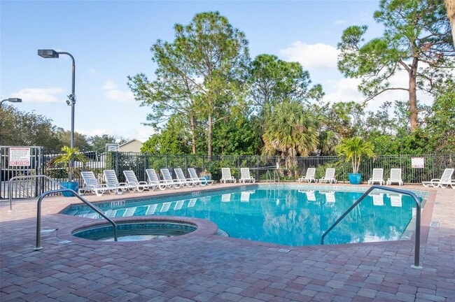 Foto del edificio - 743 Vallance Way NE