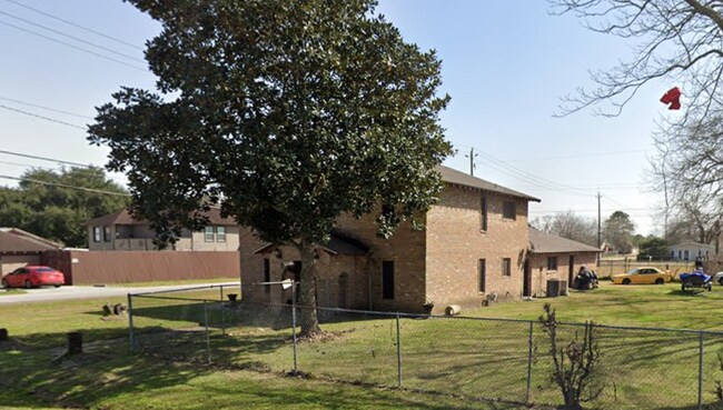 Foto del edificio - 8050 Tavenor Ln