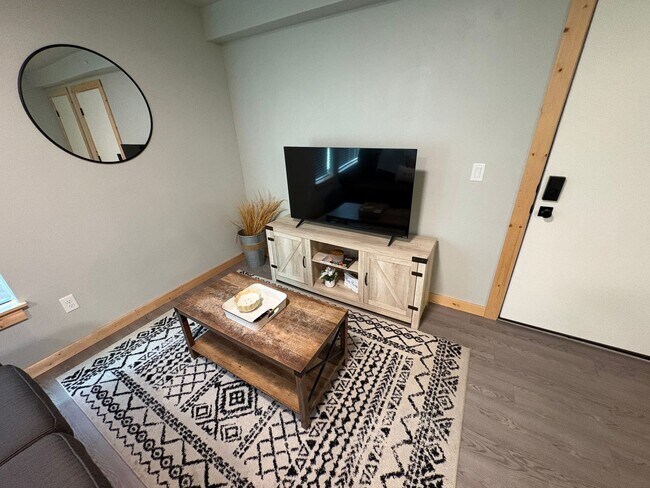Foto del edificio - Furnished Condo Close to Compus