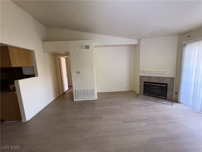 Foto del edificio - 3318 N Decatur Blvd