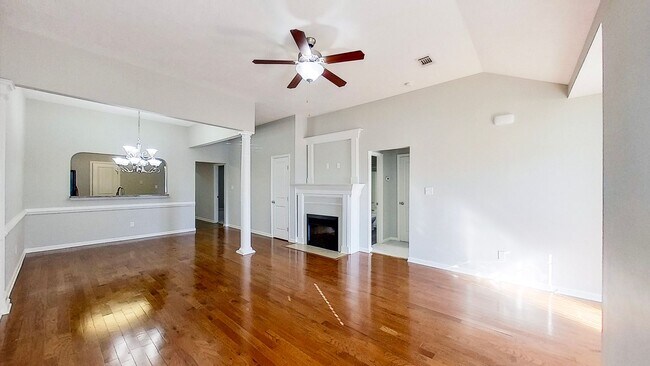 Building Photo - Beautiful Low Maintenance Executive Town Home Close to Gate 2 Fort Gordon