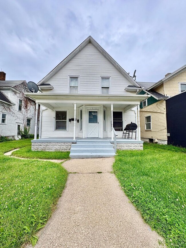 Building Photo - 1515 Miami St
