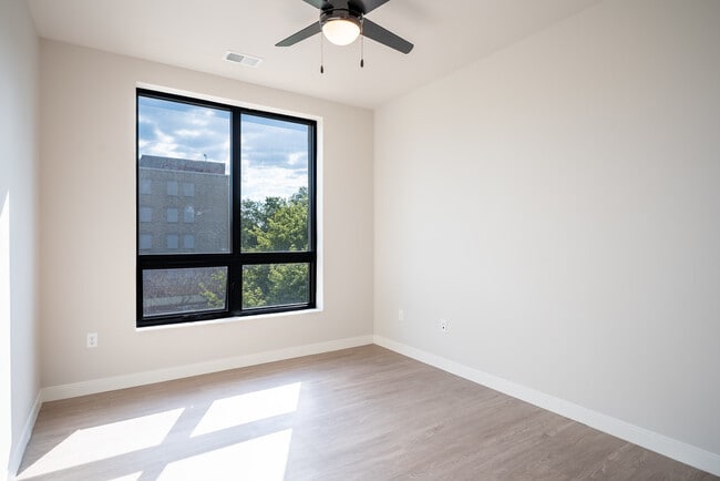 Building Photo - Avenir Apartments