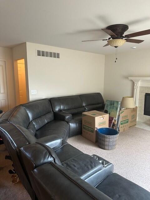 Foto del edificio - 6048 Treetops Dr