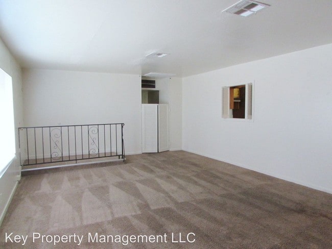 Building Photo - 274 W Basic Rd