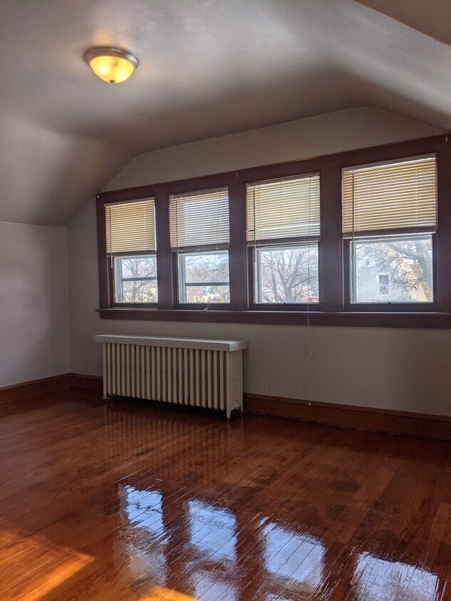 Building Photo - 5563 N 37th Street