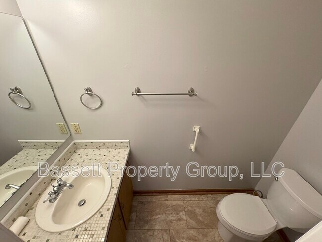 Building Photo - 123 Trestlewood Dr