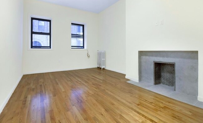 Building Photo - 254 W 73rd St