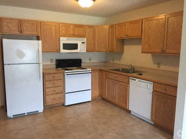 Building Photo - Clearwater Estates