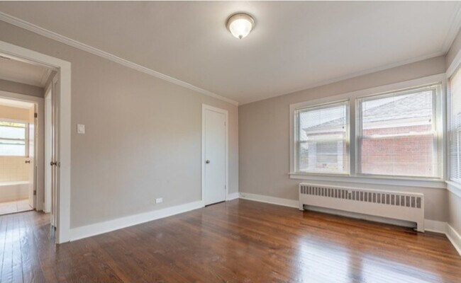 Foto del edificio - 7518 N Ridge Blvd