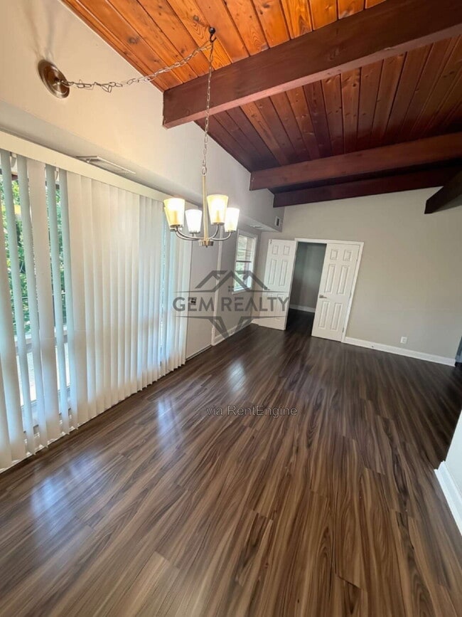 Building Photo - 13443 Millwood Dr