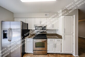 Building Photo - 2025 E Campbell Ave