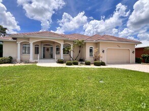 Building Photo - 5480 Sea Edge Dr