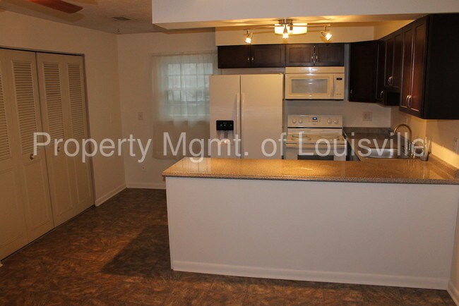 Foto del edificio - 816 Melford Ave