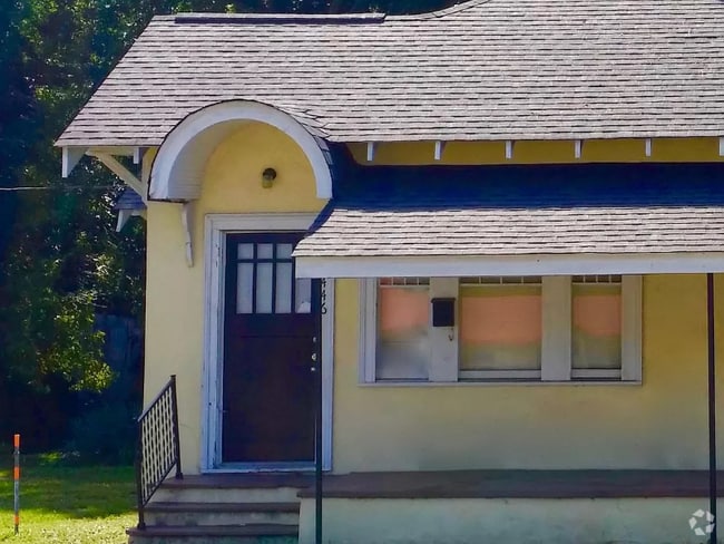 Building Photo - 446 W Railroad Ave